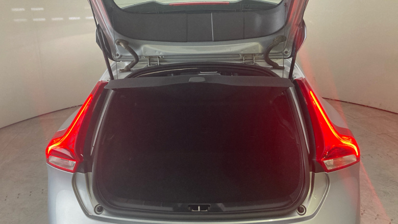 Volvo V40 T2 [122] R DESIGN Nav Plus 5dr Petrol Hatchback